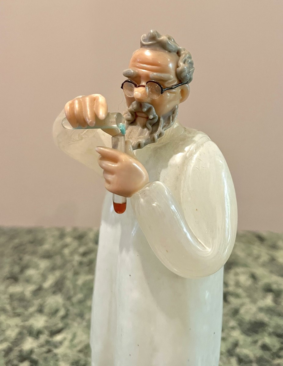 Bohemian Glass Chemist Figurine-photo-6