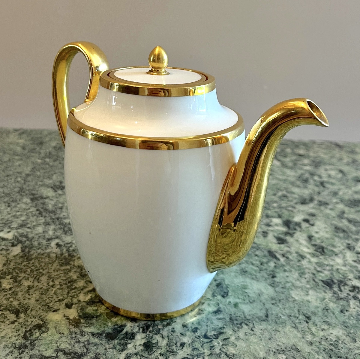 Théière en porcelaine de Sèvres pour le Château de Compiègne -photo-1