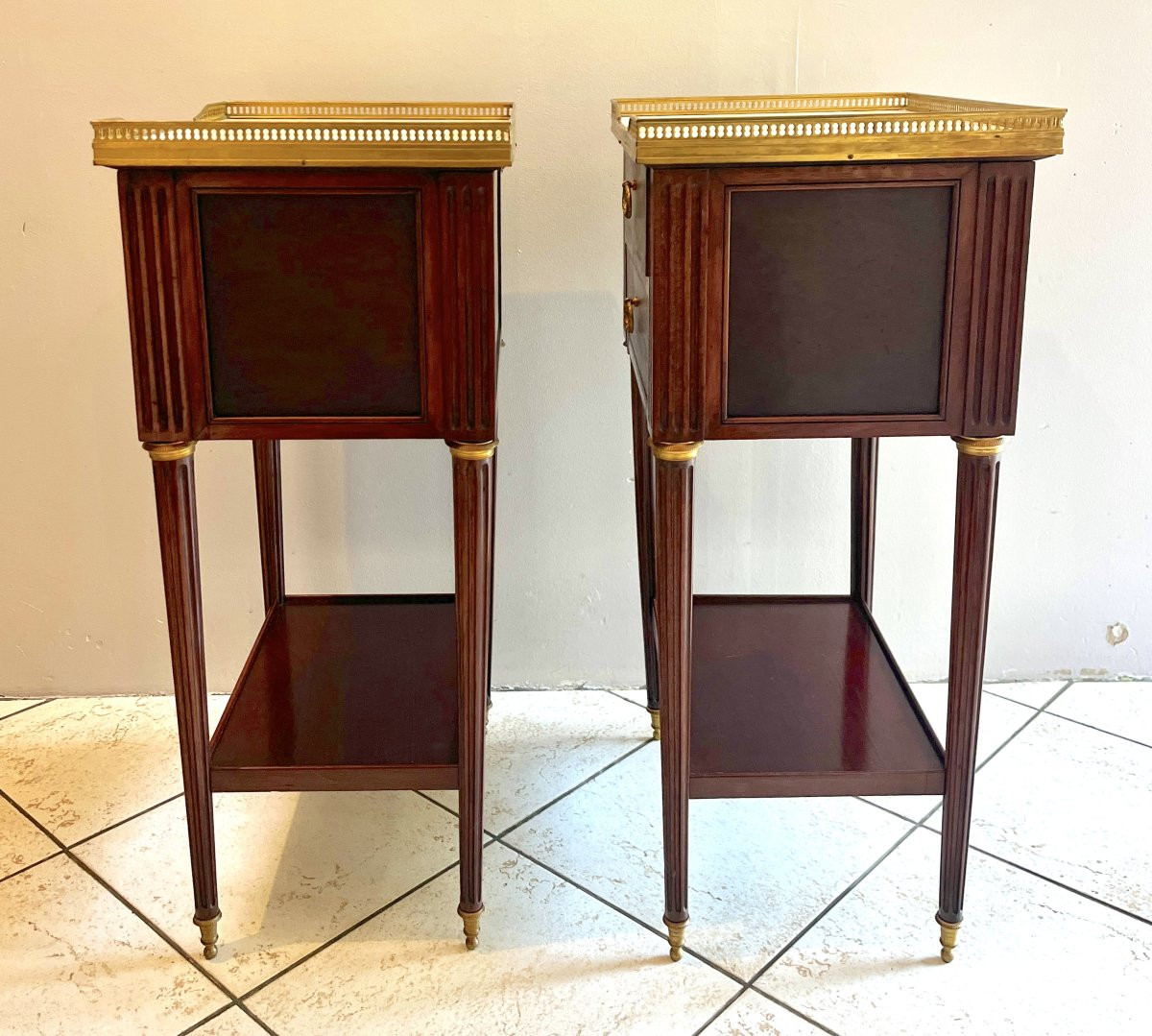 Pair Of Lxvi Style Mahogany Bedside Tables-photo-3