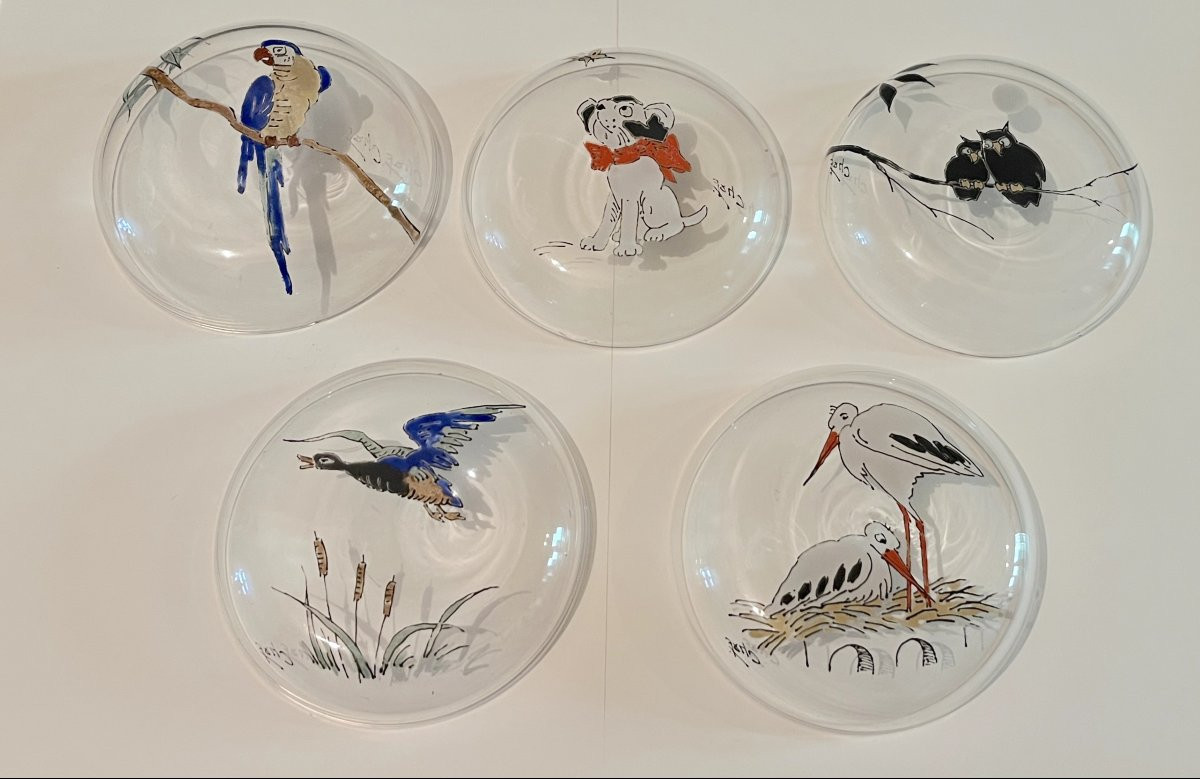 Cinq coupelles en verre à décor émaillé d'animaux-photo-1