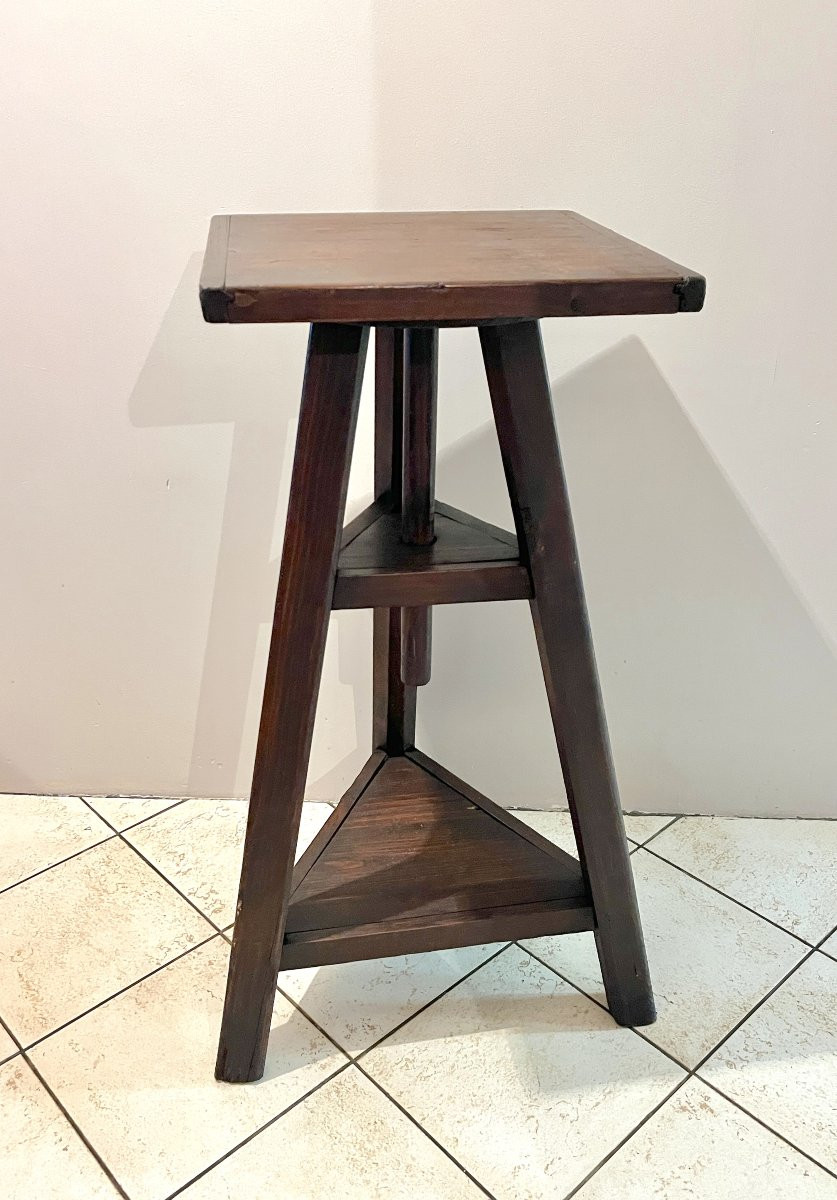 Sculptor Stand-photo-1
