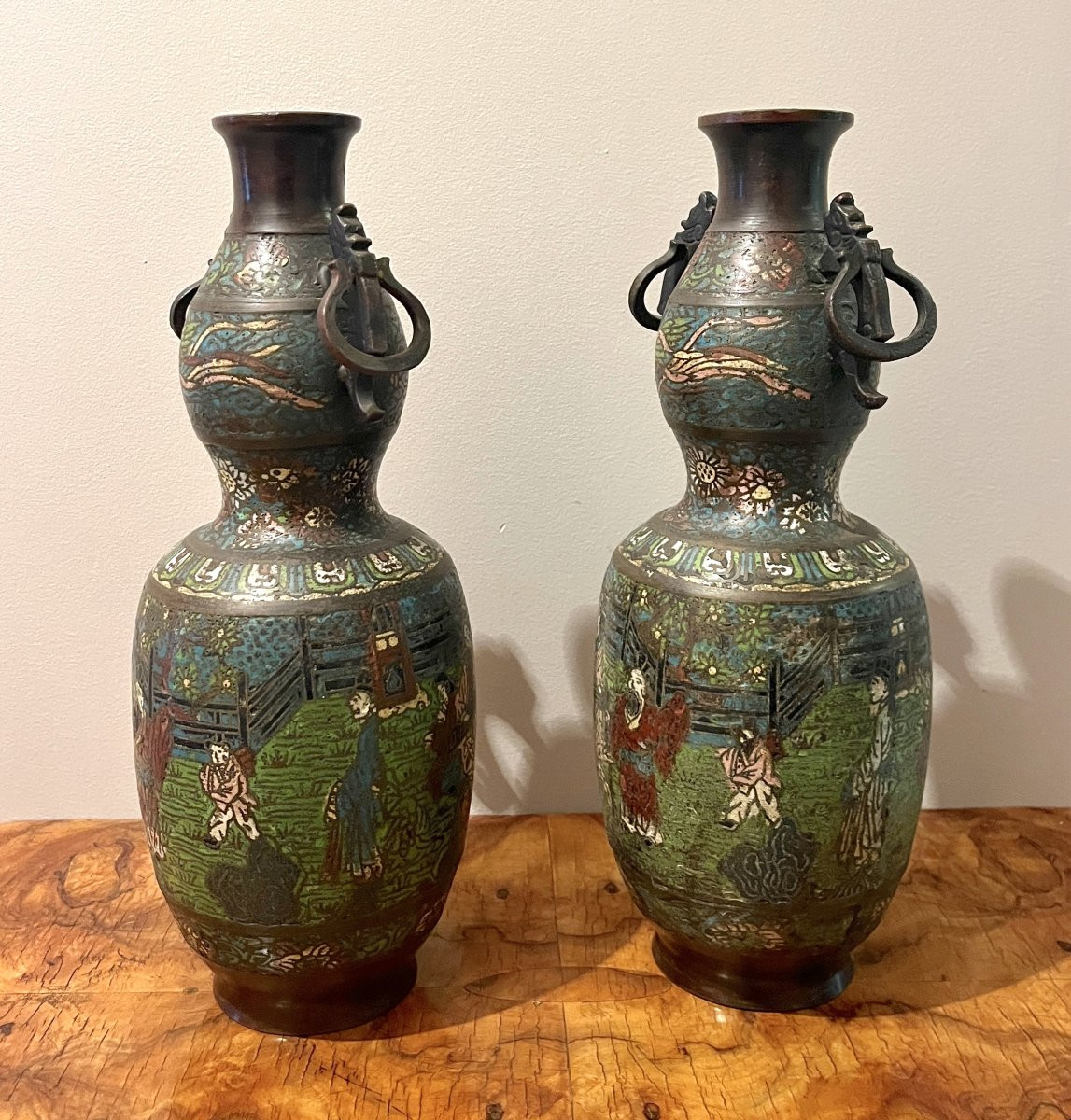 Paire de vases en bronze à décor d'émaux champlevés Chine XIXème-photo-2