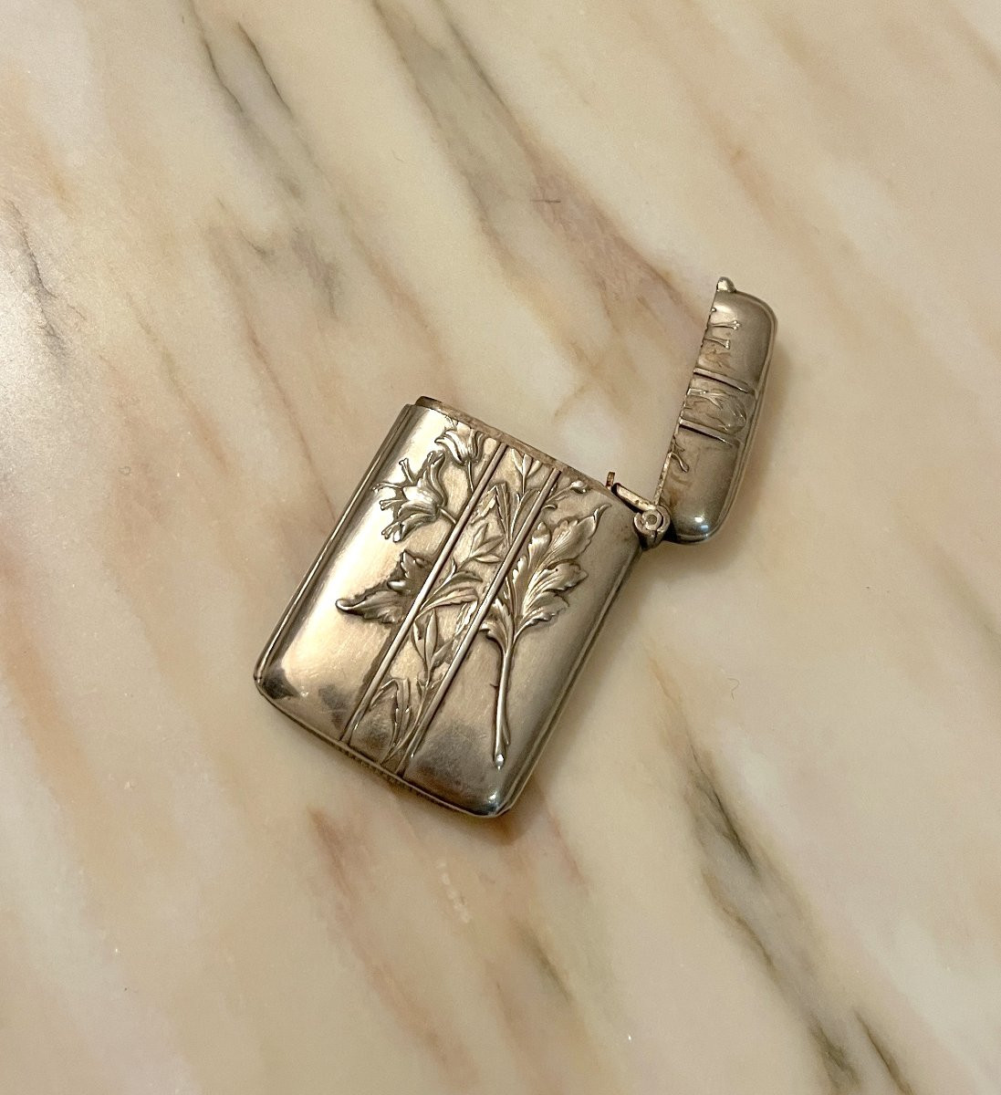 Pyrogène boite à allumettes Art Nouveau en argent fin XIXème-photo-1
