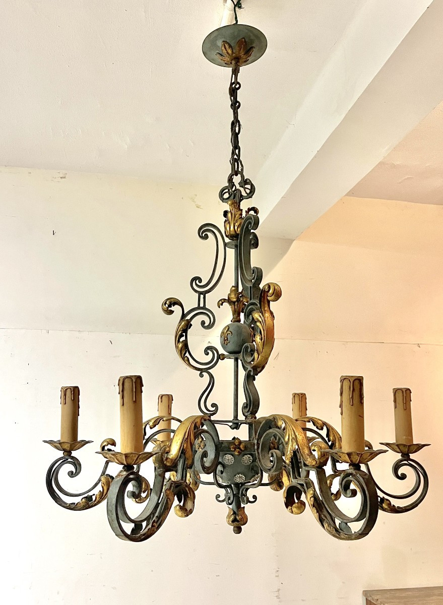 Grand lustre en fer forgé patiné année 1940-1950