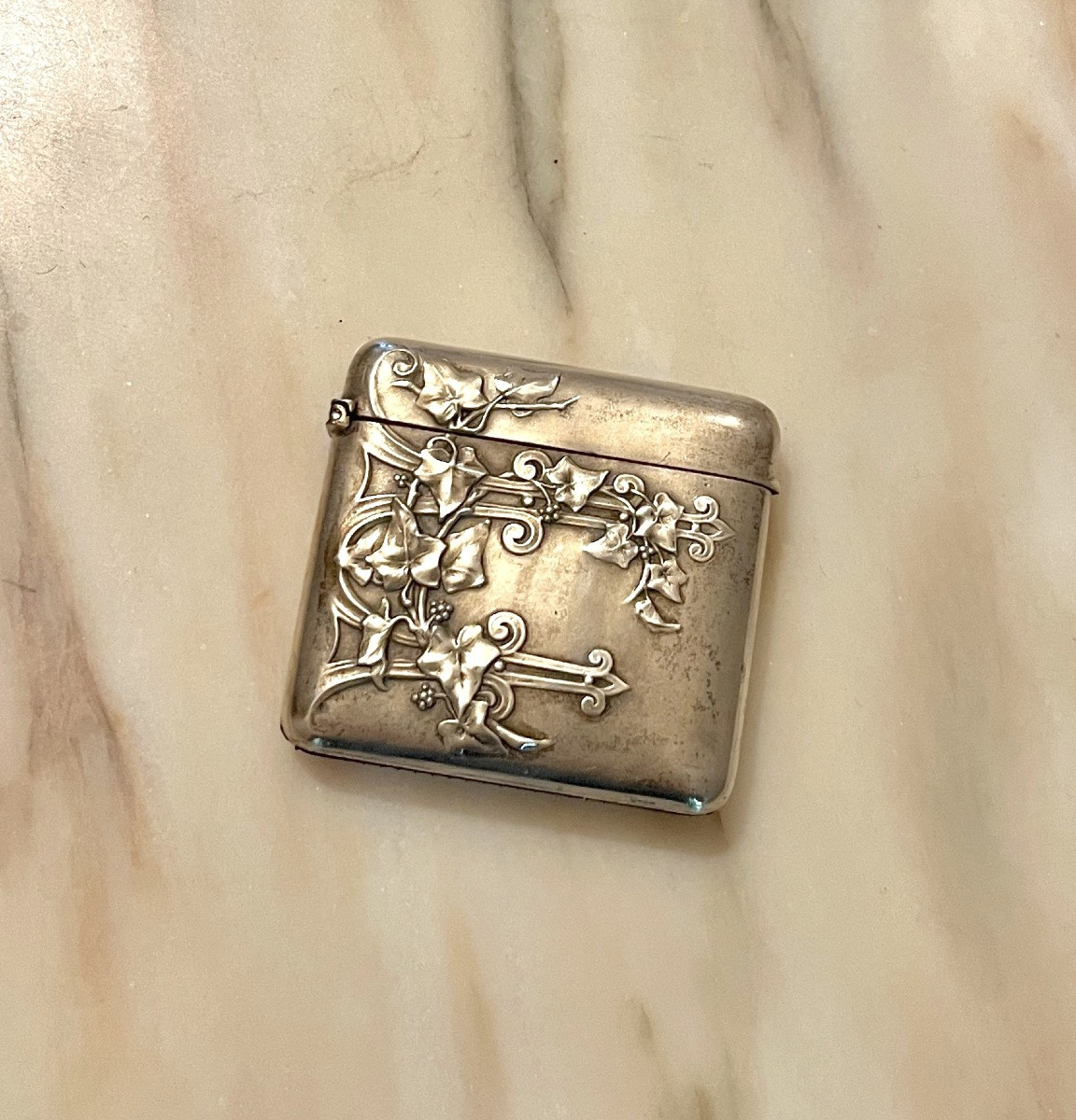 Pyrogène boite à allumettes Art Nouveau en argent