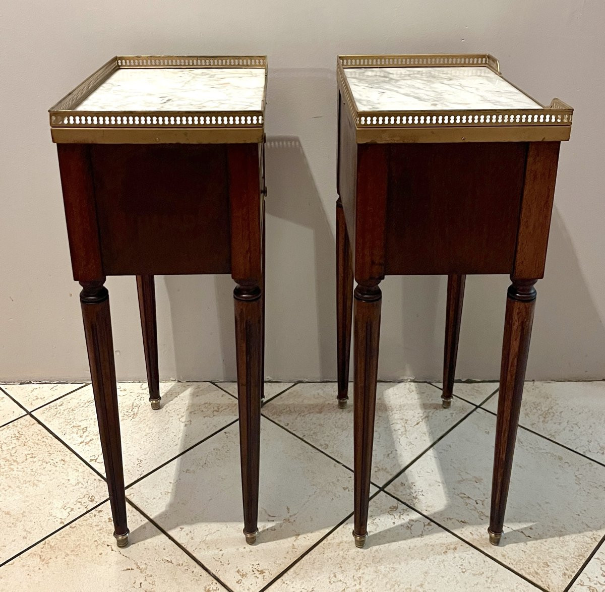 Paire de chevets style LXVI en acajou-photo-3