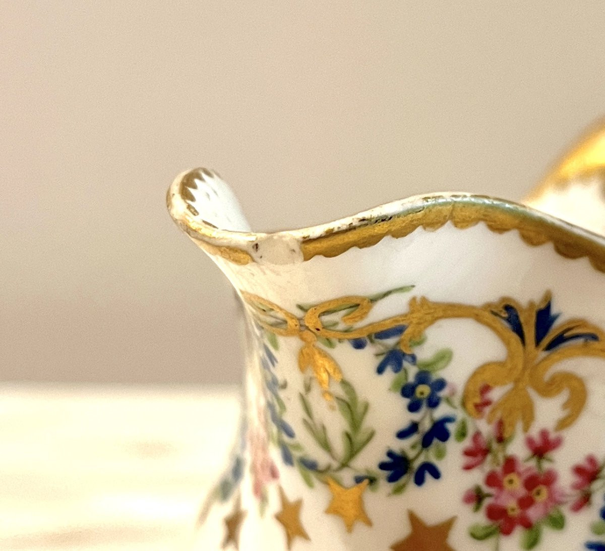 18th Century Sèvres Porcelain Milk Jug-photo-6