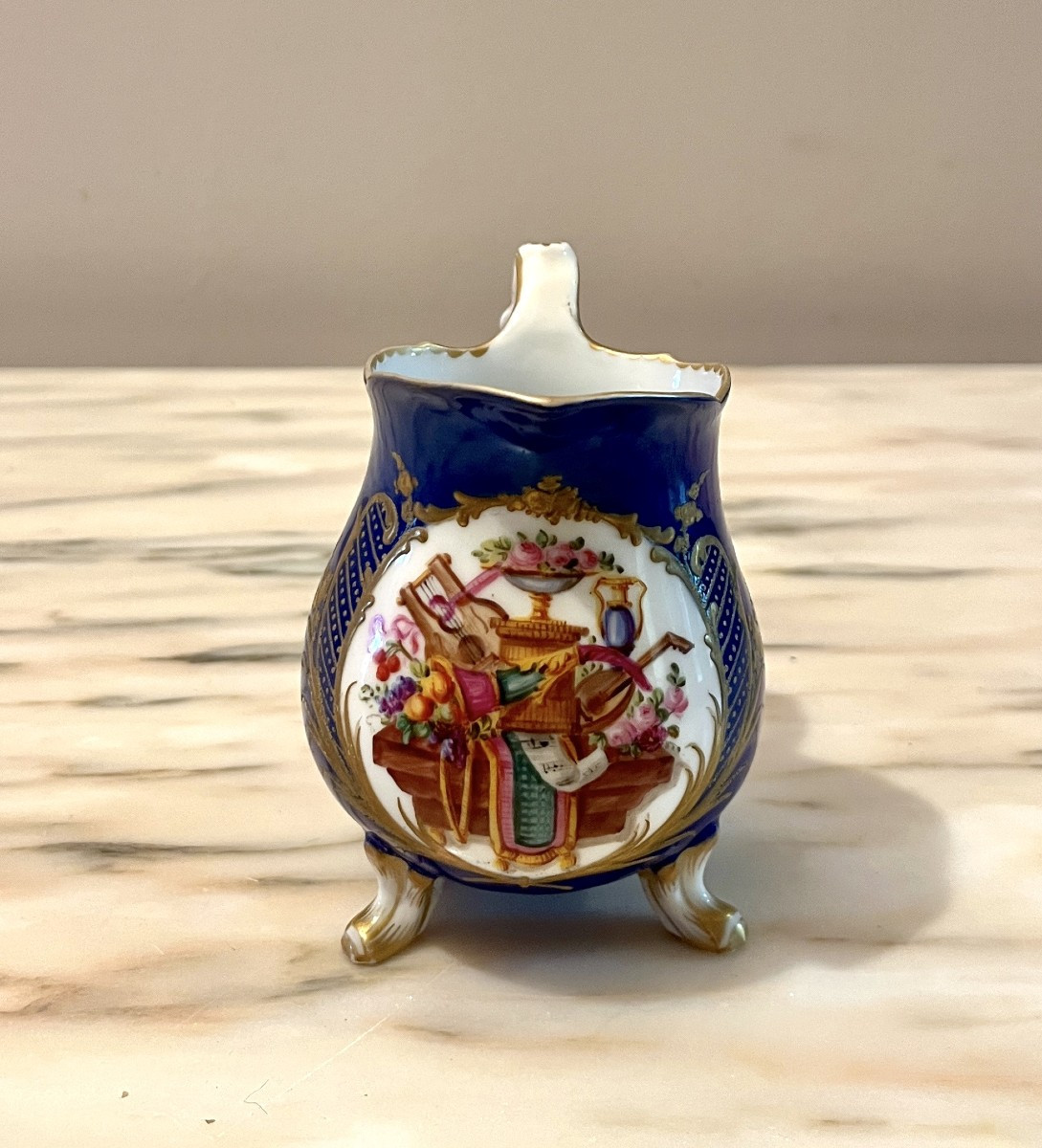 18th Century Porcelain Milk Jug Or Creamer