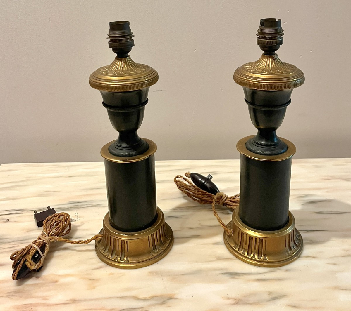 Paire de lampes de style Empire en bronze