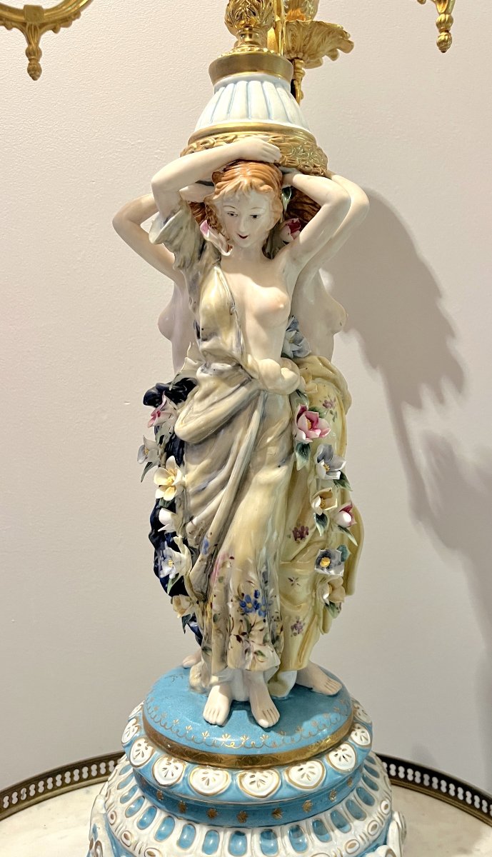 Paire de candélabres en porcelaine polychrome et métal doré XXème siècle-photo-4