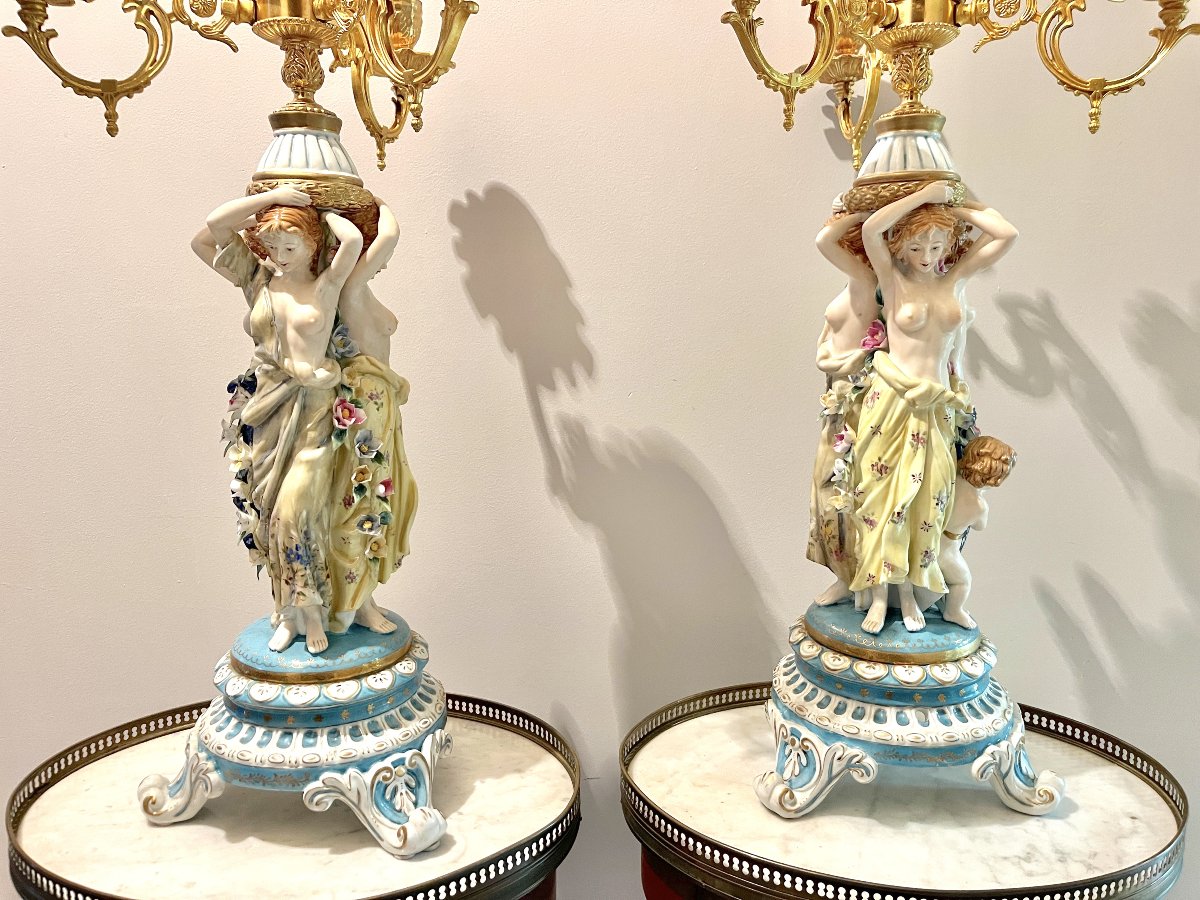 Paire de candélabres en porcelaine polychrome et métal doré XXème siècle-photo-6