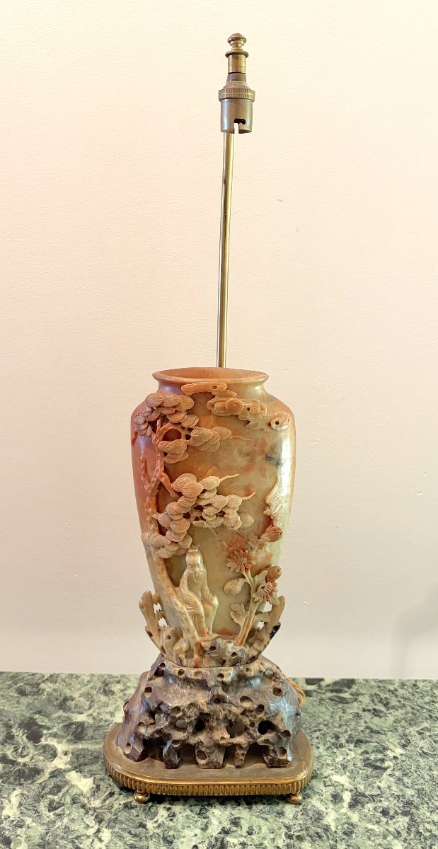 Chine XIXème Vase en pierre de lard monté en lampe