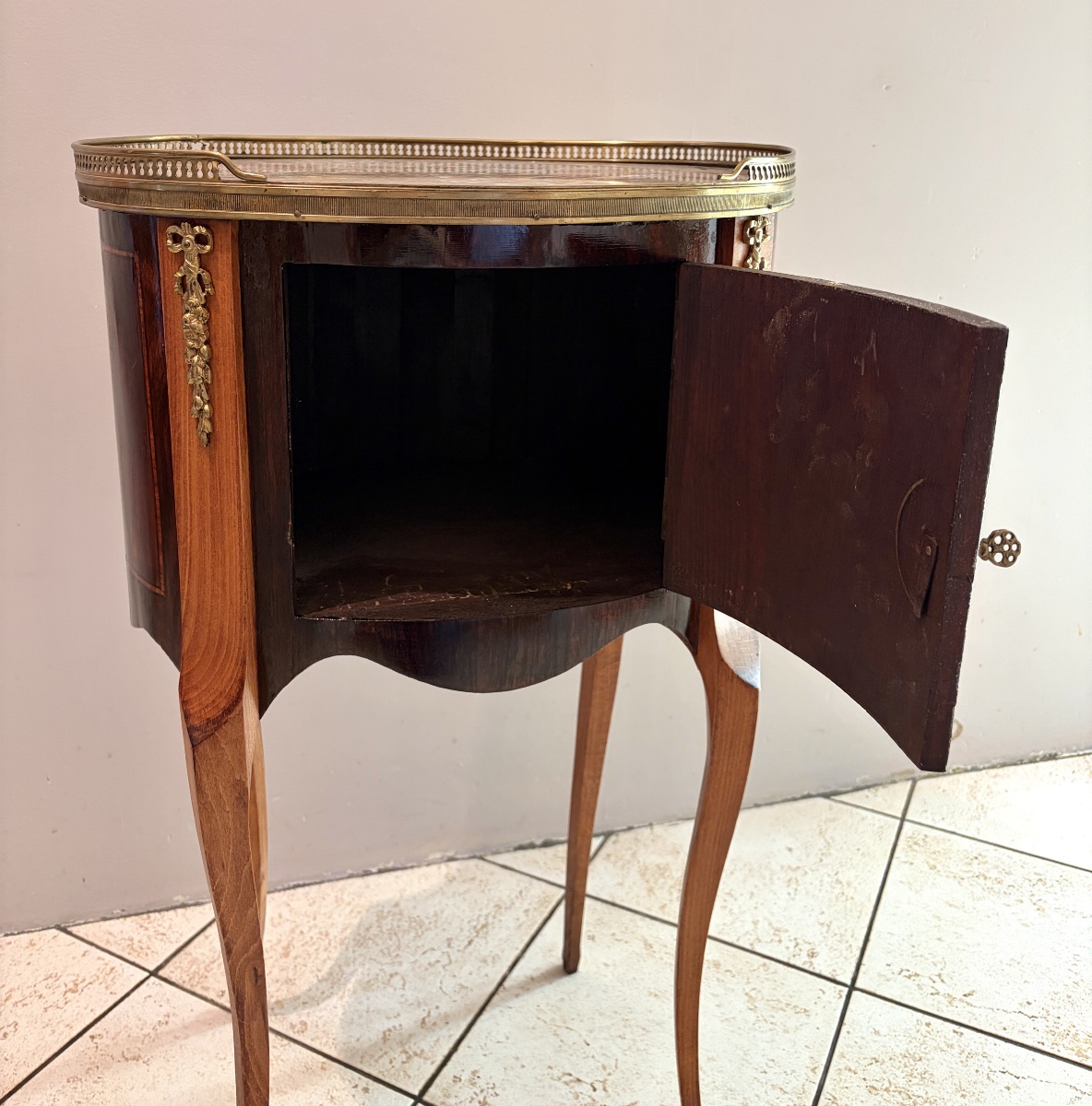 Oval-shaped Side Table In The Transition Style-photo-4