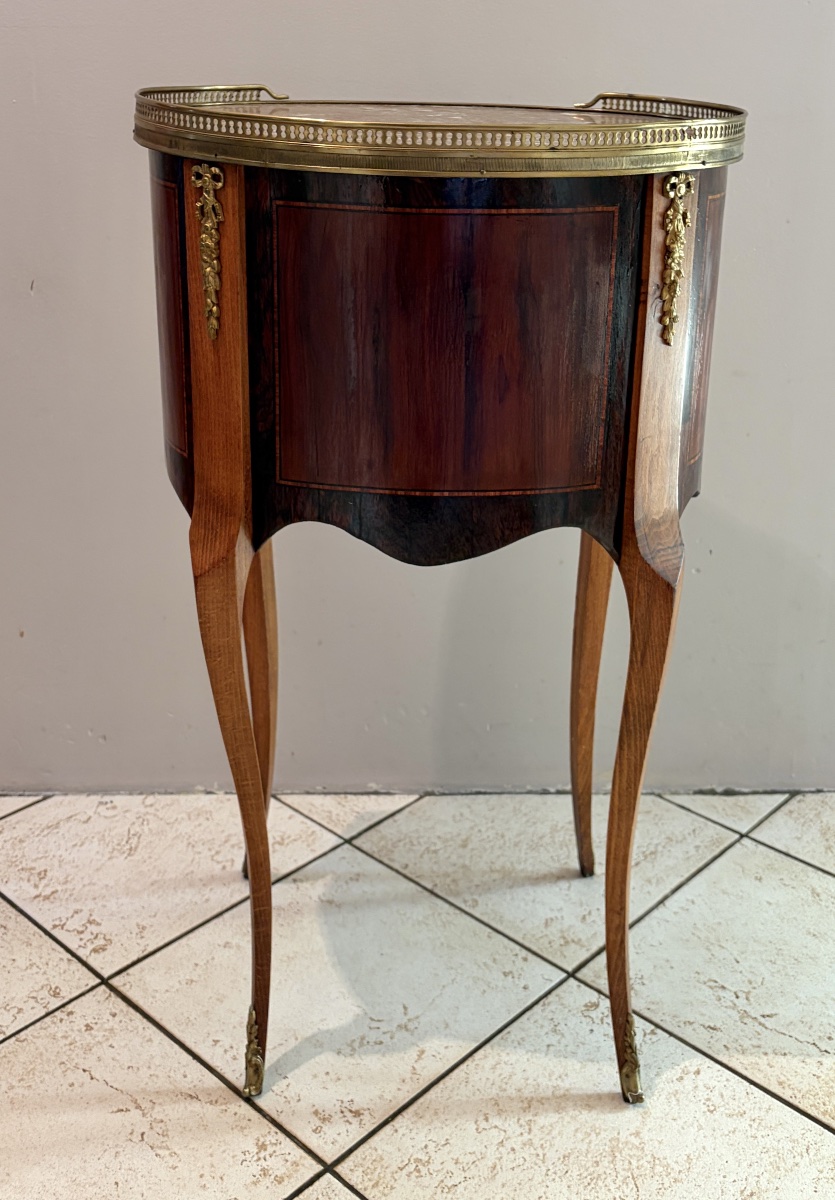 Oval-shaped Side Table In The Transition Style-photo-5