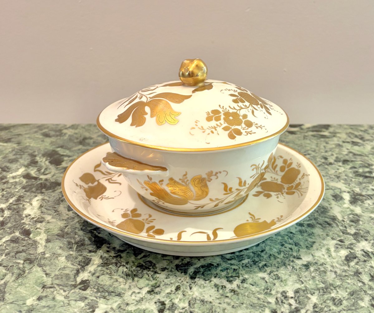 Mehun Porcelain Lidded Soup Bowl And Display Stand-photo-4