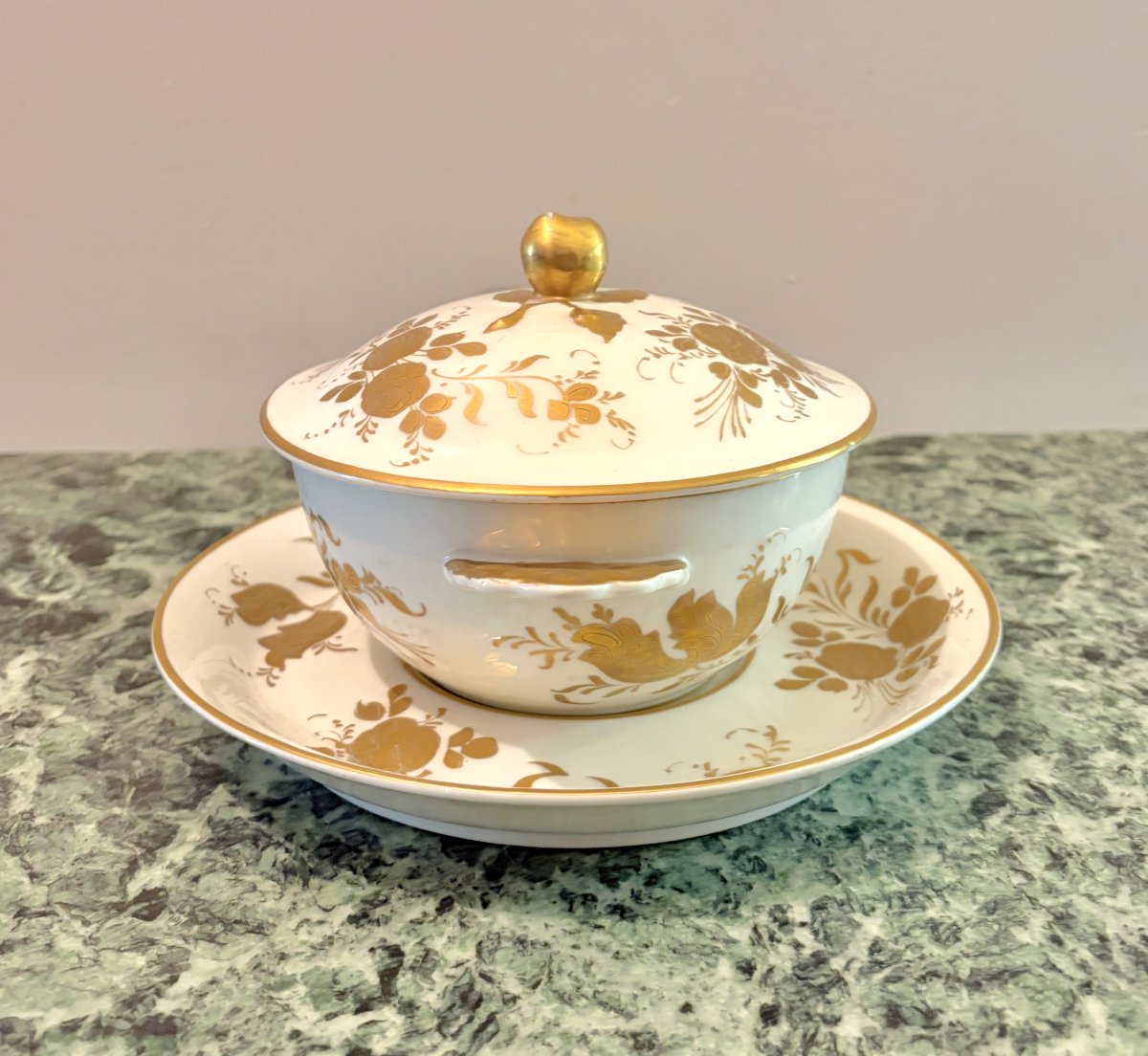 Mehun Porcelain Lidded Soup Bowl And Display Stand-photo-2