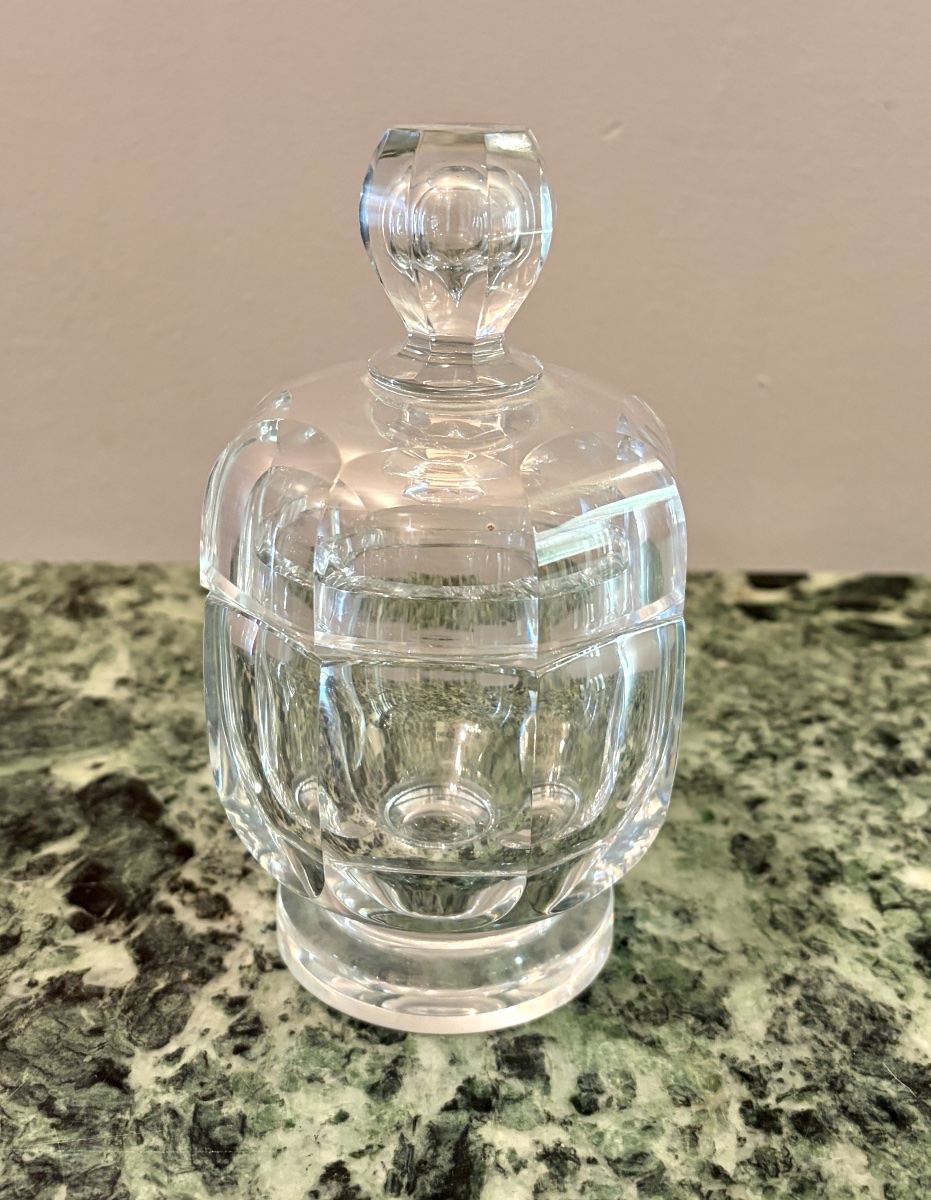 Baccarat: 2 Covered Boxes And A Spray Bottle -photo-3