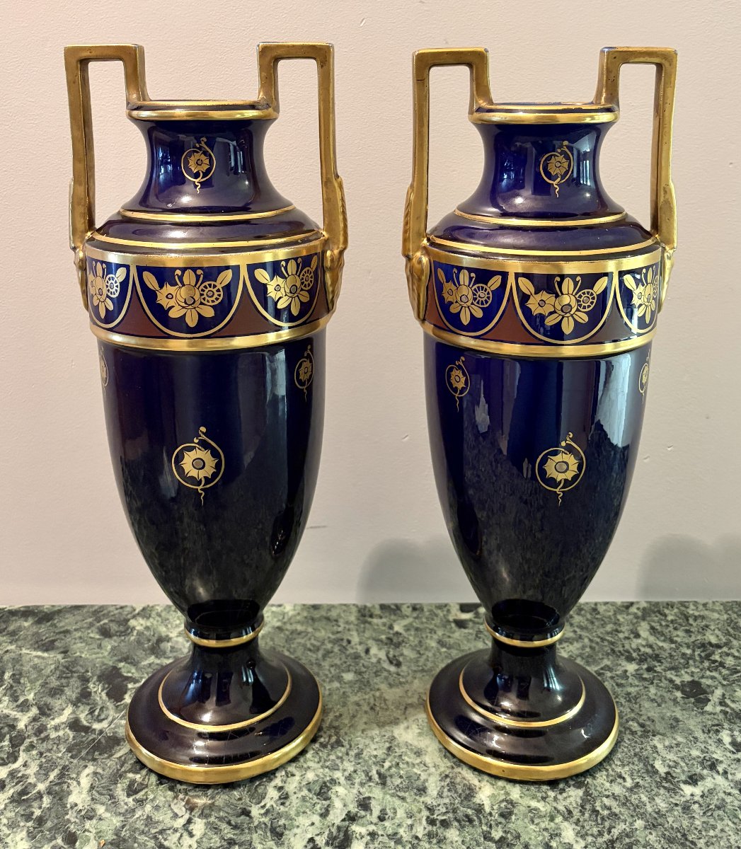 Paire de vases en faïence bleue et or "Tours"-photo-1