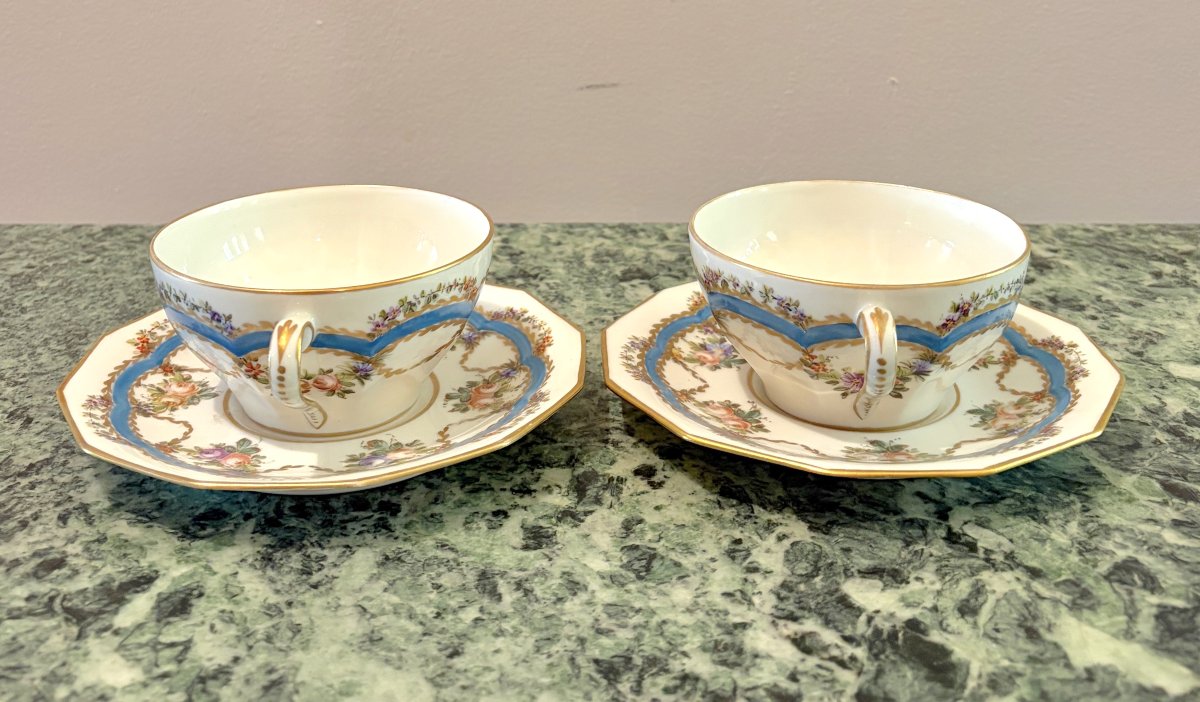 Deux tasses en porcelaine de style LXVI-photo-2