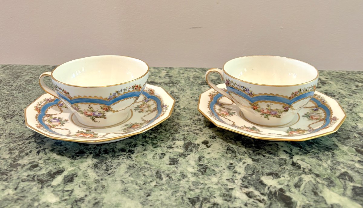 Deux tasses en porcelaine de style LXVI-photo-3