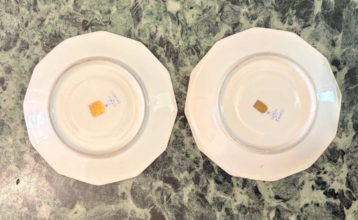 Deux tasses en porcelaine de style LXVI-photo-1