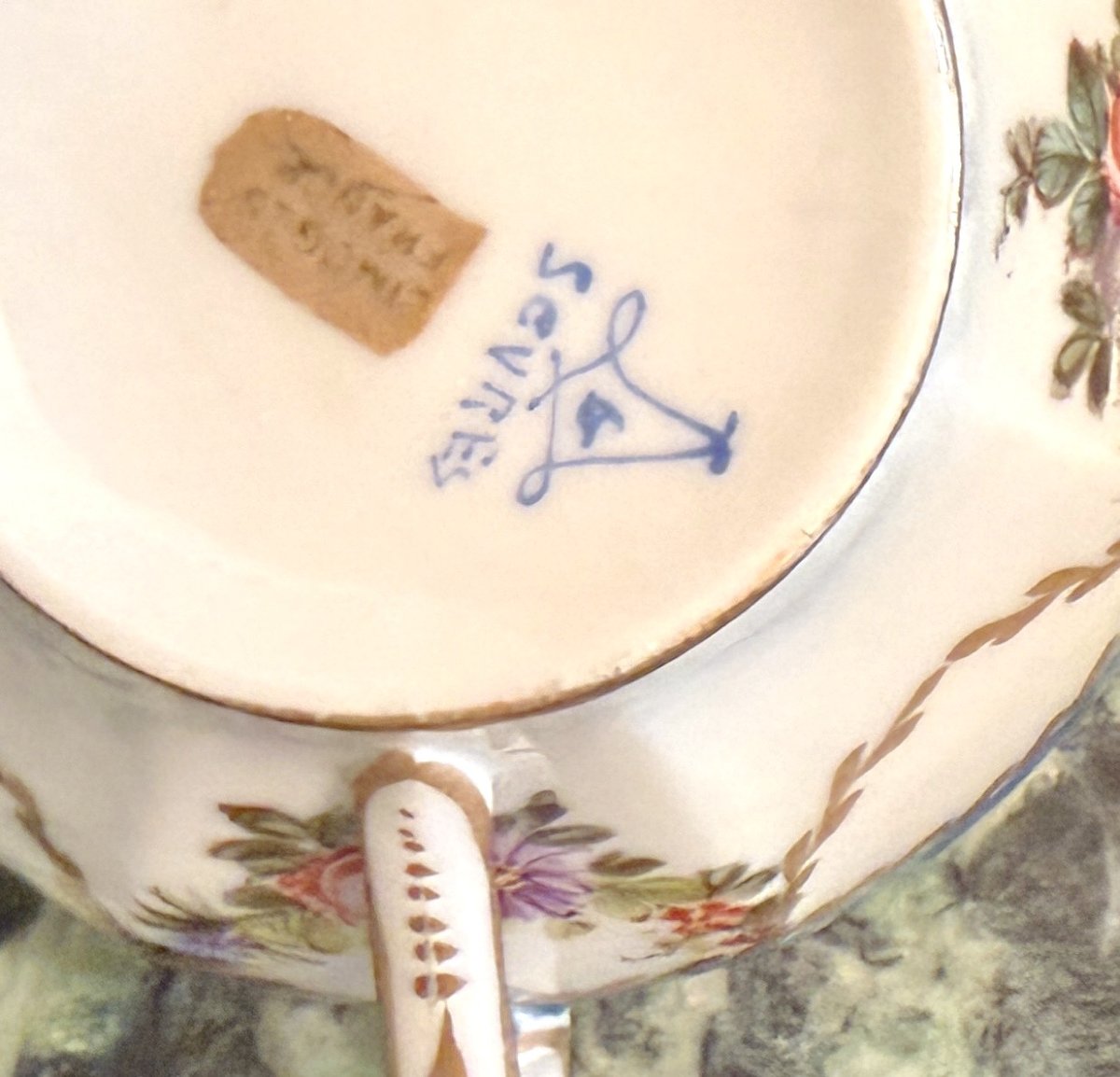 Deux tasses en porcelaine de style LXVI-photo-4