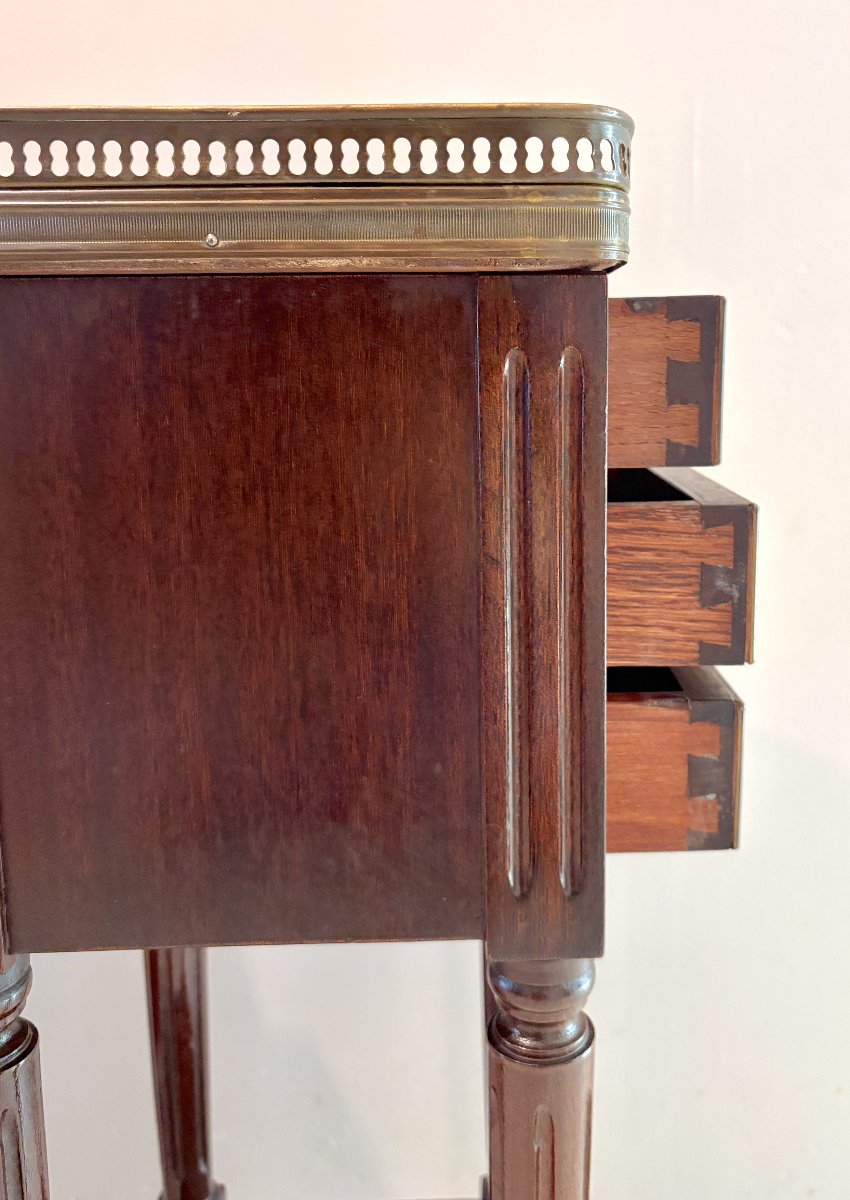 Pair Of Lxvi-style Nightstands-photo-6