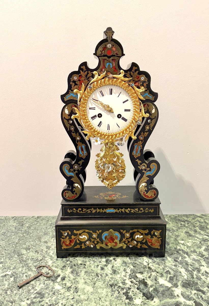 Pendule portique en marqueterie époque Napoléon III