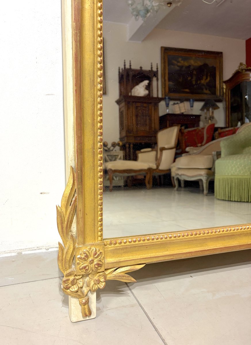 Grand miroir en bois sculpté et doré de style LXVI-photo-4