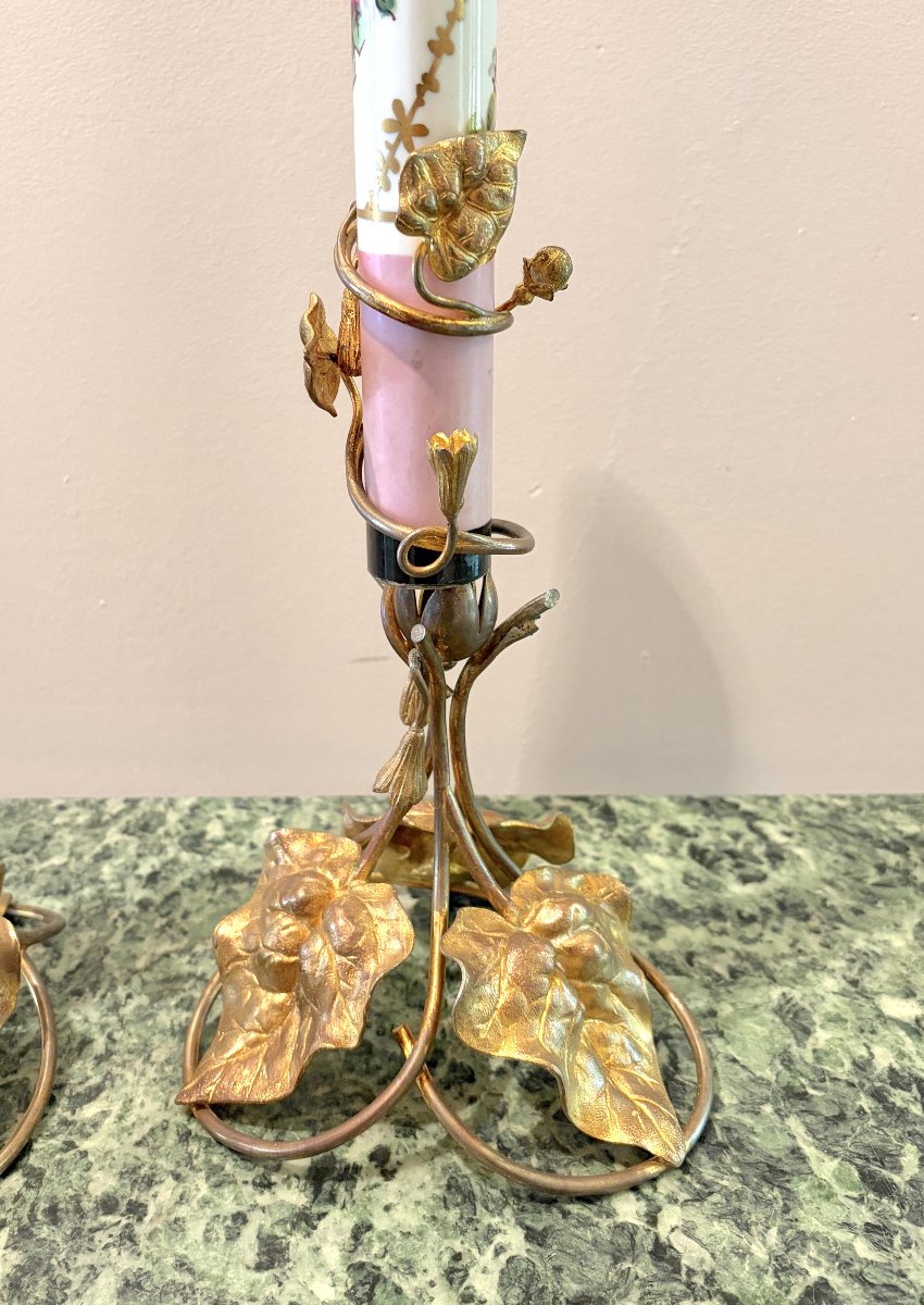 Grande paire de soliflore ou bougeoirs bronze doré et porcelaine-photo-3