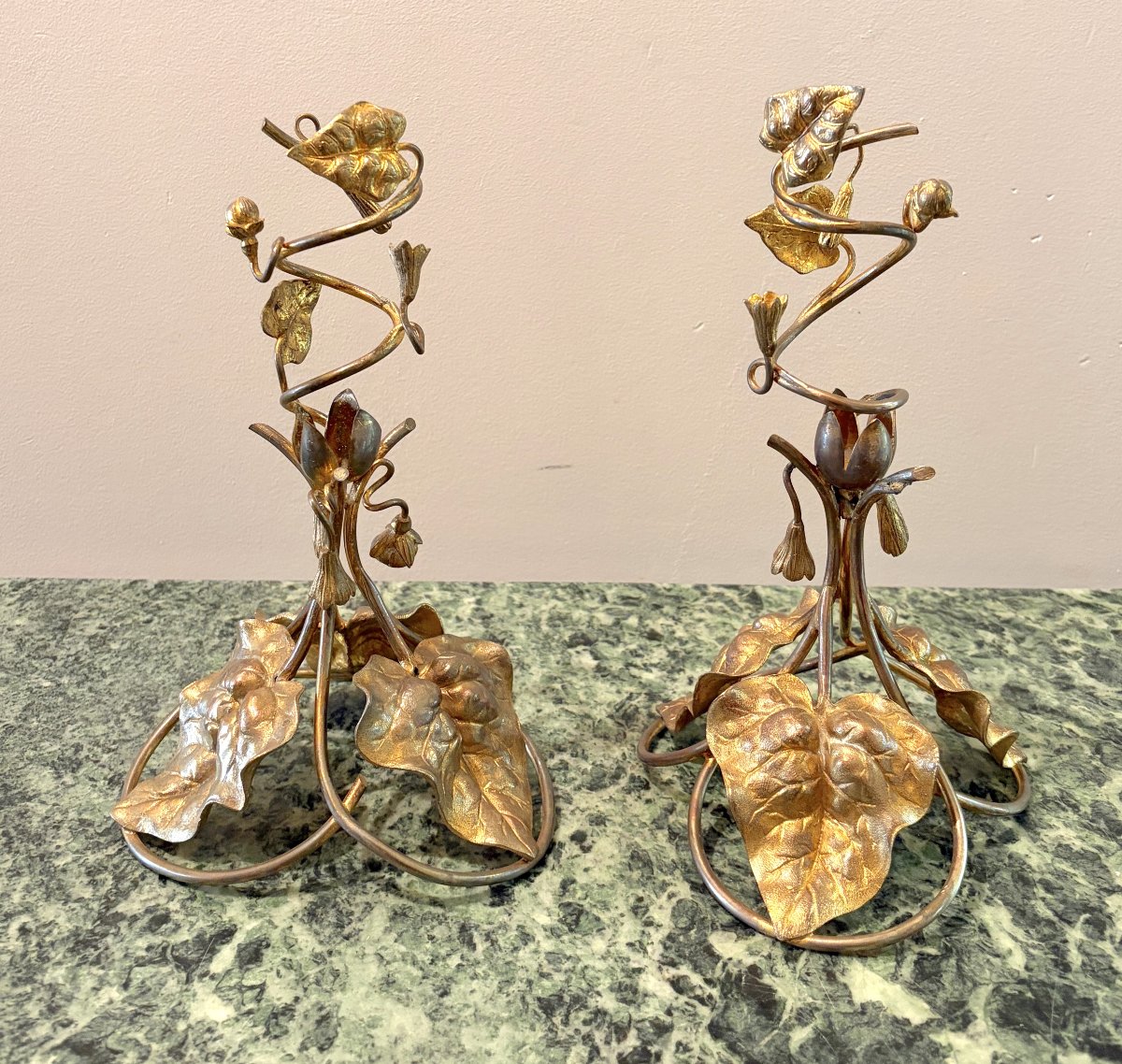 Grande paire de soliflore ou bougeoirs bronze doré et porcelaine-photo-7