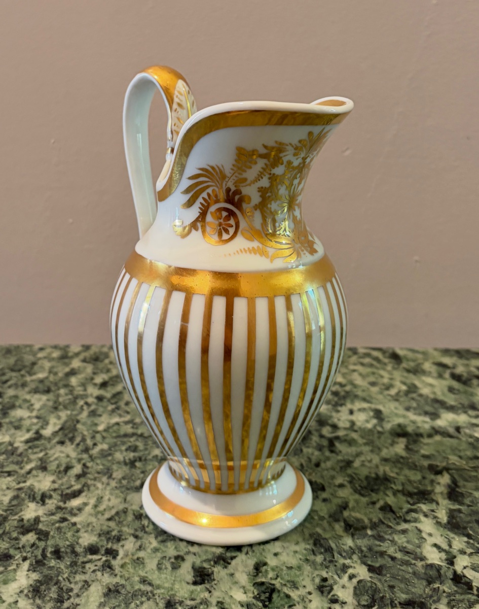 Large 19th-century Parisian Porcelain Milk Jug-photo-2
