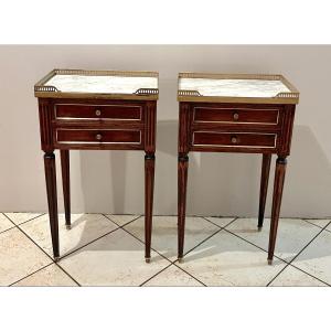 Paire de chevets style LXVI en acajou