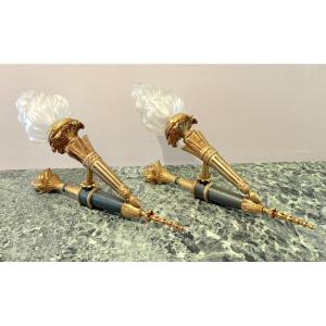 Paire d'appliques en bronze doré en forme de torches XIXème