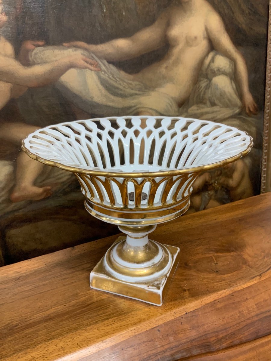 Coupe Ronde En Porcelaine De Paris