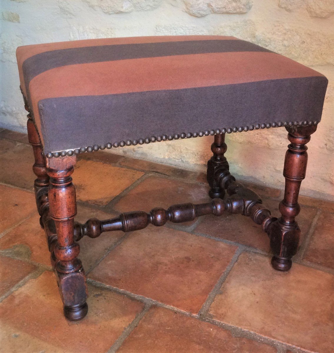 Louis XIII Stool-photo-1