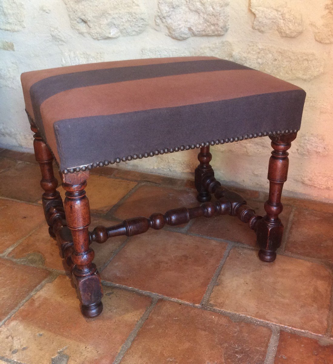 Louis XIII Stool-photo-2