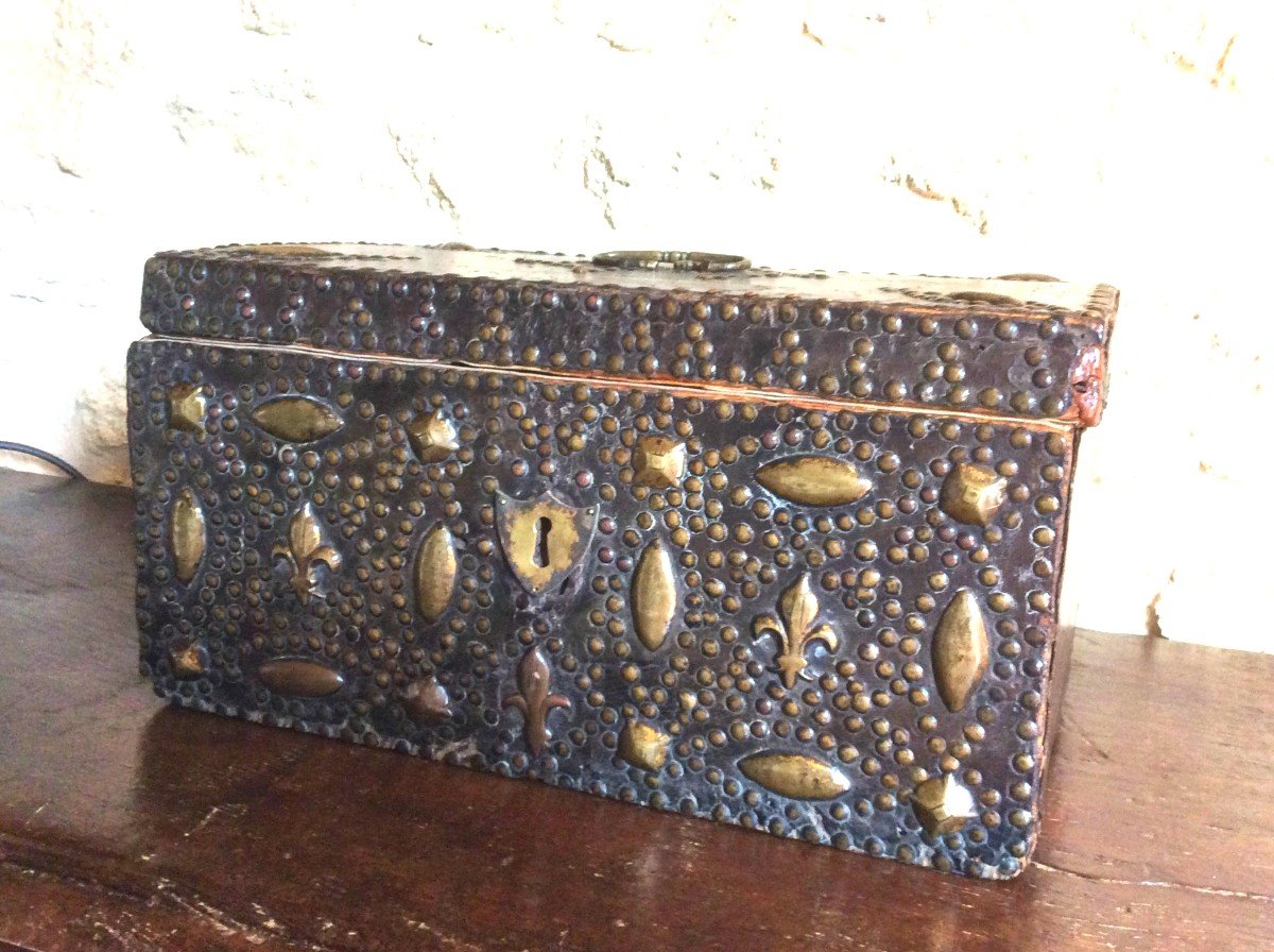 Coffret En Cuir Clouté