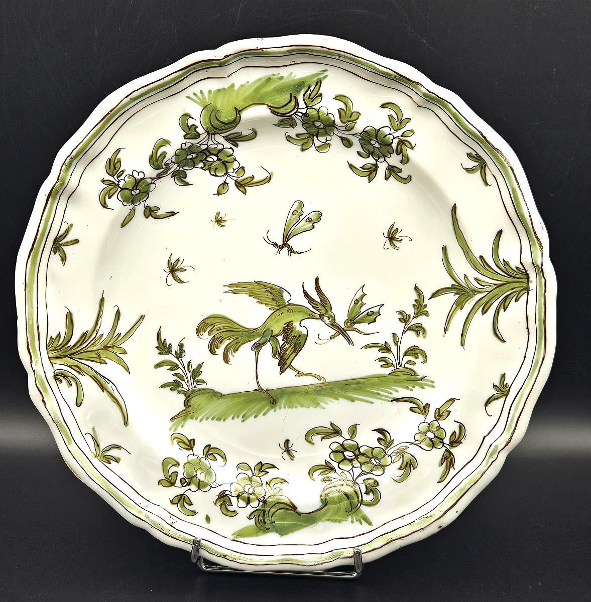 Assiette en faïence de Moutiers Époque XVIII ème