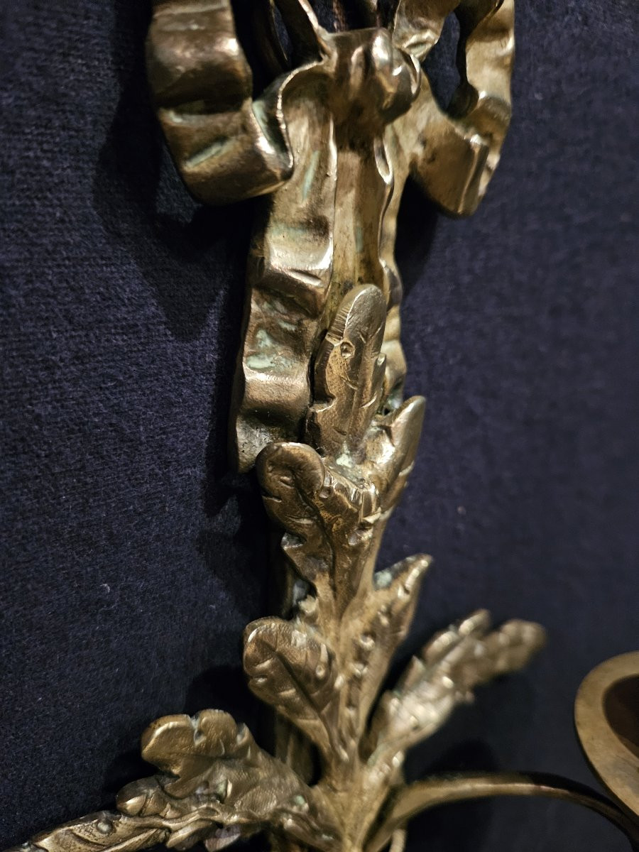 PAIRE D’APPLIQUES EN BRONZE DORE DE STYLE LOUIS XVI-photo-6