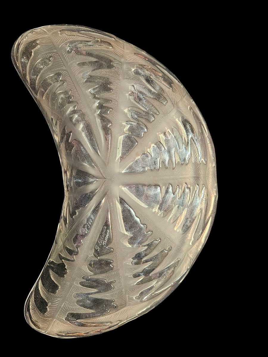 René Lalique, Salad Plates In Clear Molded-pressed And Satin-finished Glass.-photo-2