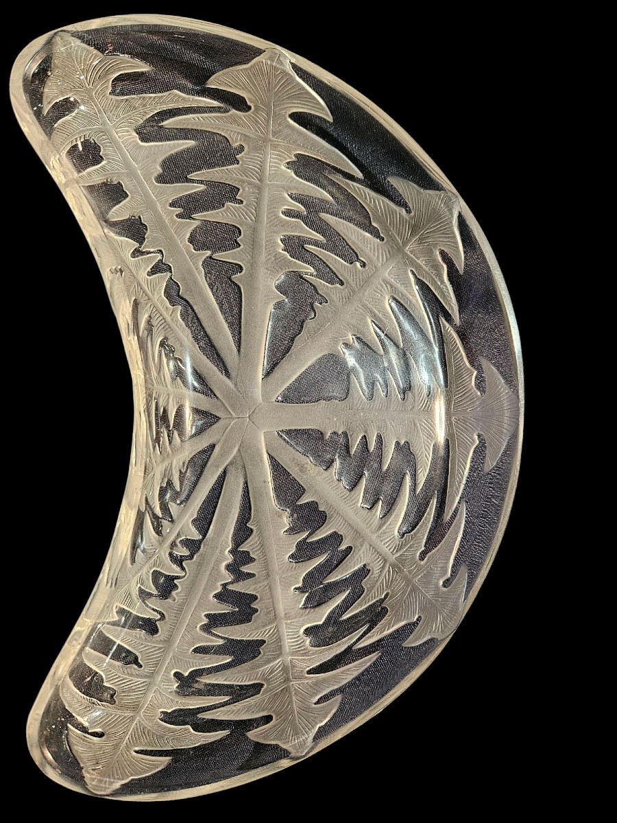 René Lalique, Salad Plates In Clear Molded-pressed And Satin-finished Glass.-photo-3