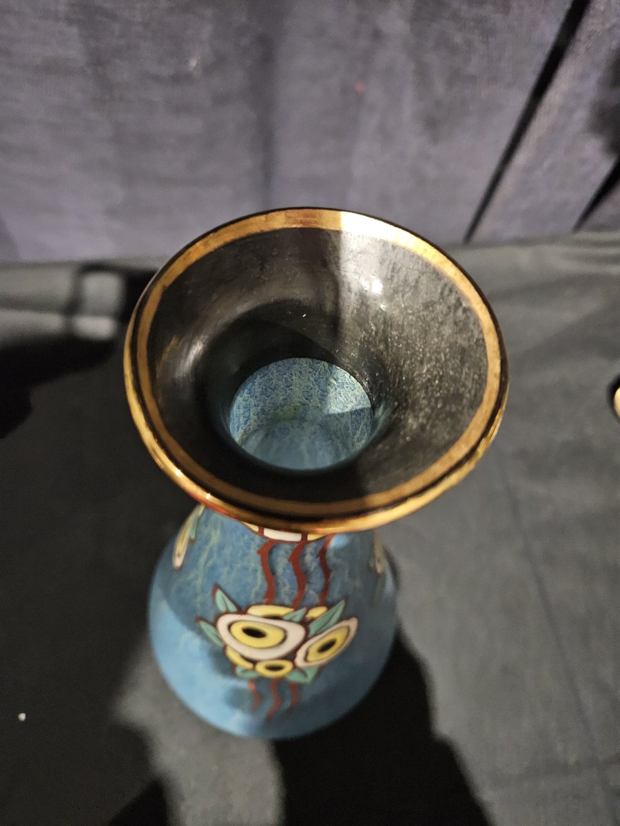 Scailmont . Vase  en verre imitant la faïence avec fleurs émaillées appliquées. D'époque art dé-photo-3