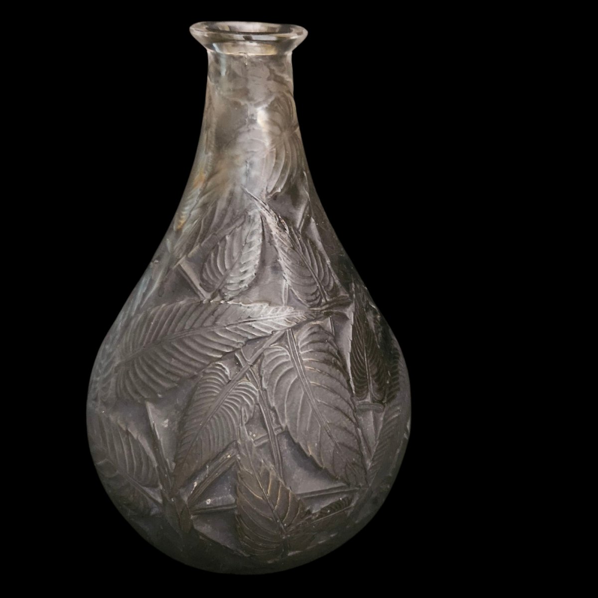 René Lalique - Vase " sauge " en verre soufflé moulé patiné gris, créé en 1923 par R. Lalique