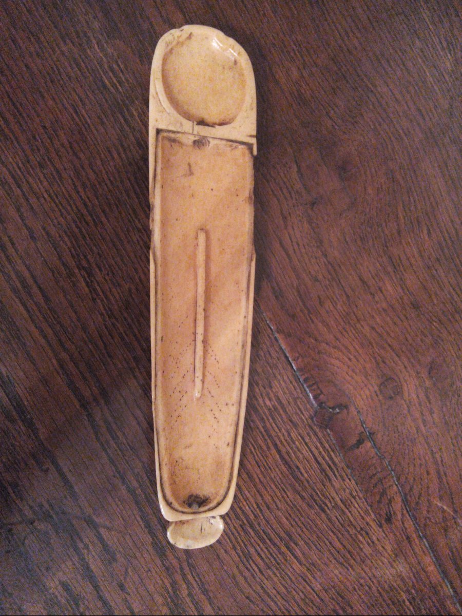 Dieppe Ivory Tobacco Grater, 18th Century-photo-2