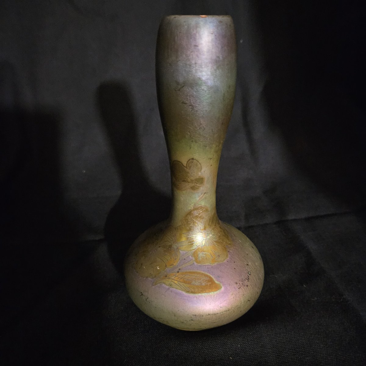 Jérôme Massier & fils. Vase en faïence irisée d'époque Art Nouveau