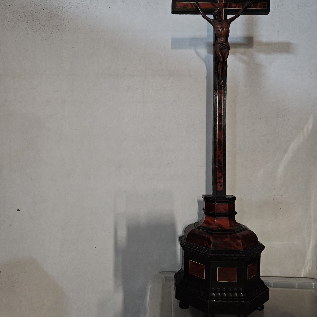 Christ On The Cross, Made Of Tortoiseshell And Blackened Wood—antwerp, 18th Century-photo-2