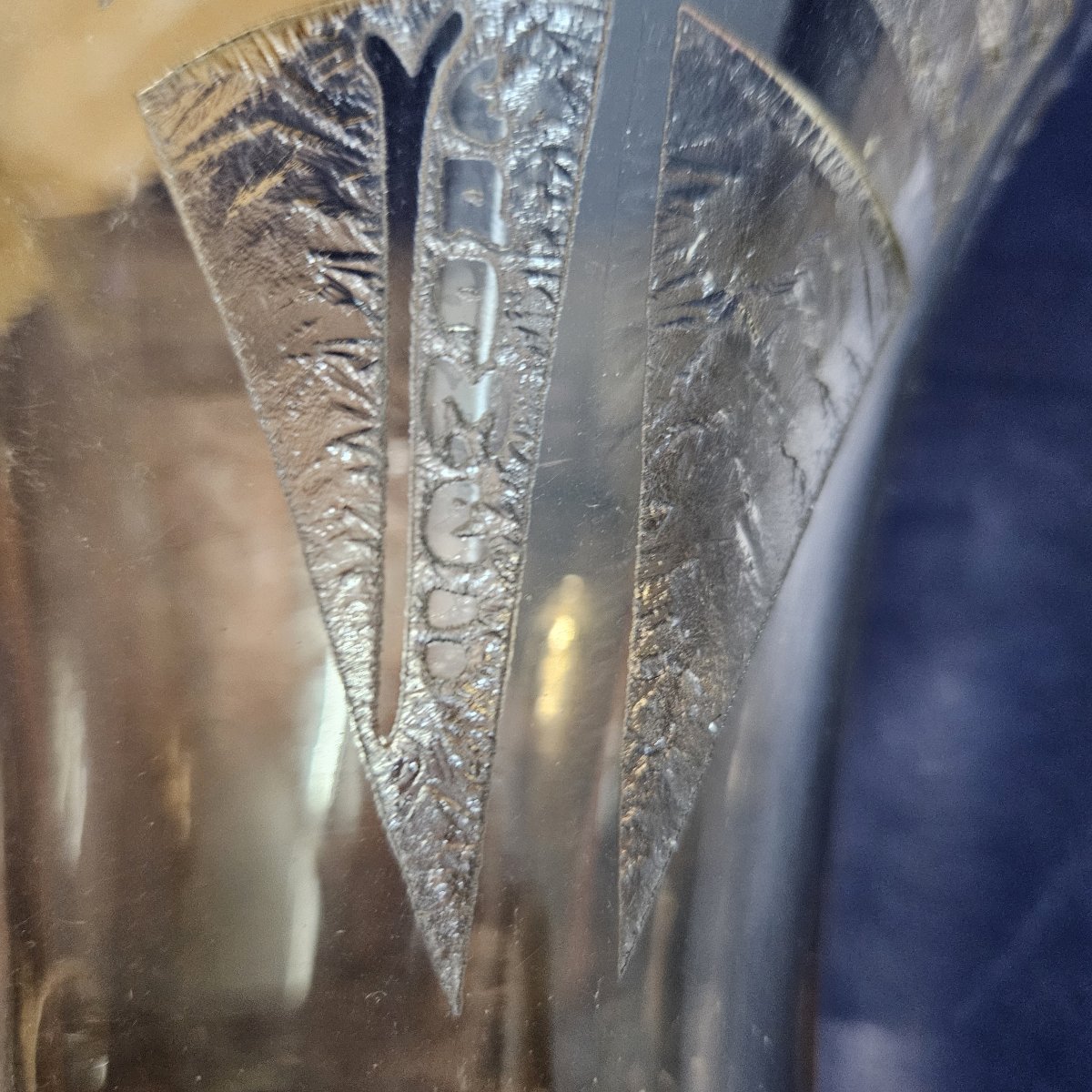 Veramé - Verrerie d'art de Metz. Vase art déco dégagé à l'acide. Vers 1925-1930 -photo-5