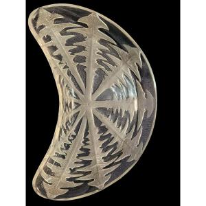 René Lalique, Salad Plates In Clear Molded-pressed And Satin-finished Glass.