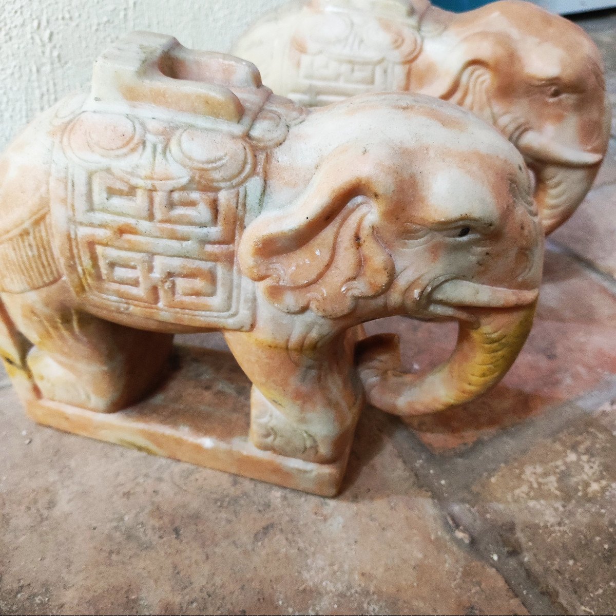 Paire D Elephants En Marbre